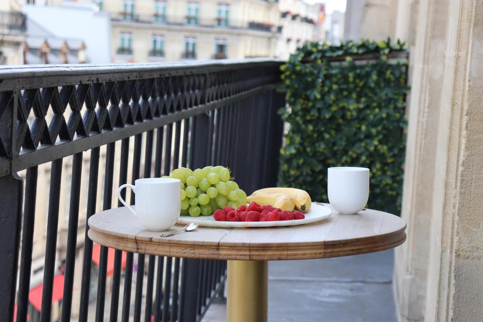 Luxueux Appartement Avec Balcon, Champs Elysees Paris Dış mekan fotoğraf